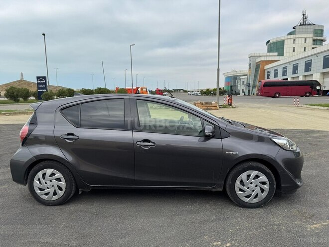 Toyota Aqua 2018, 140,000 km - 1.5 l - Bakı