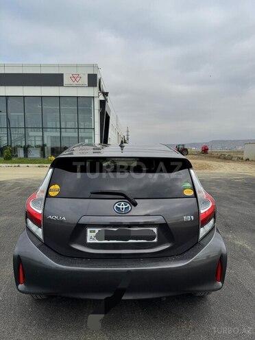Toyota Aqua 2018, 140,000 km - 1.5 l - Bakı