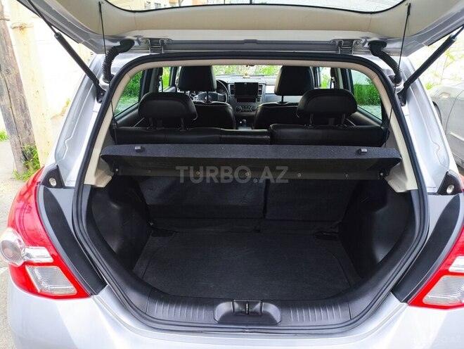 Nissan Tiida 2010, 83,000 km - 1.5 l - Quba