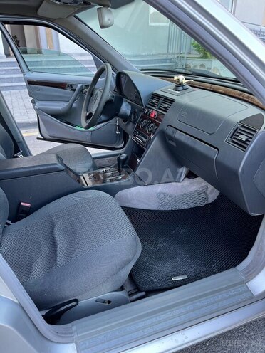 Mercedes C 230 1999, 258,000 km - 2.3 л - Bakı
