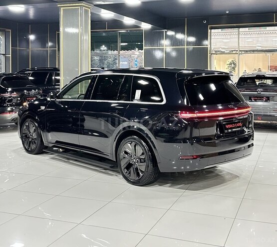 Li Auto L9-4