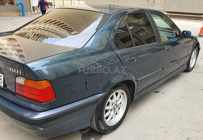 BMW 318 1997, 277,000 km - 1.8 l - Bakı