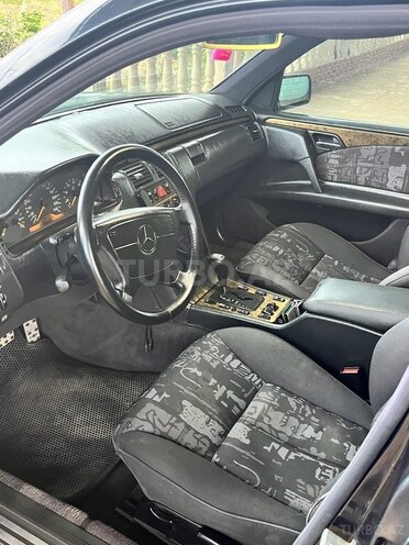 Mercedes E 240 1998, 336,000 km - 2.4 l - Cəlilabad