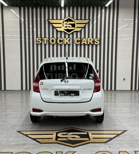 Nissan Note-5