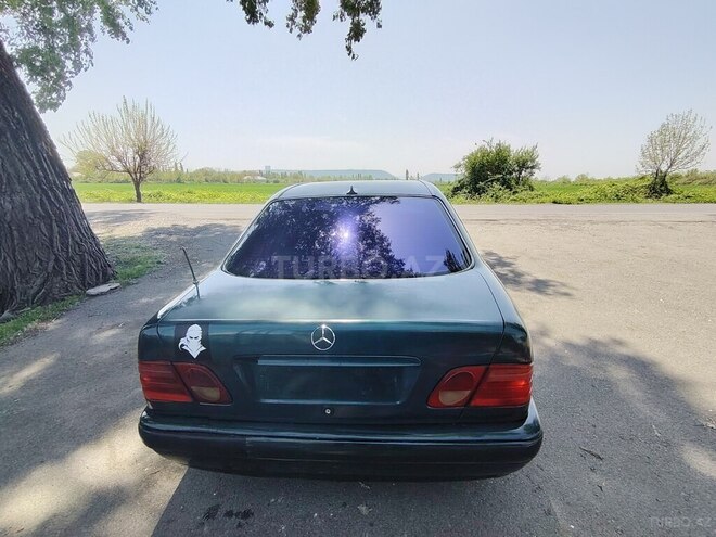 Mercedes E 200 1996, 352,666 km - 2.0 l - Qəbələ