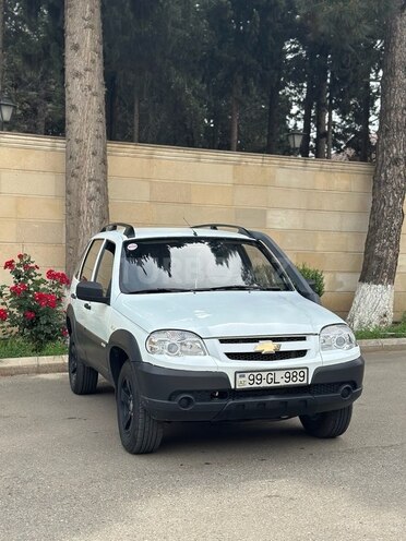 Chevrolet Niva 2013, 235,600 km - 1.7 л - Tovuz