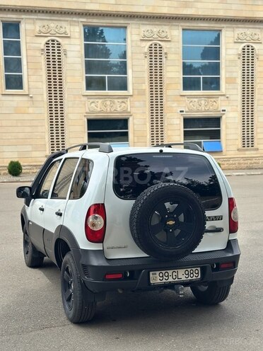Chevrolet Niva 2013, 235,600 km - 1.7 л - Tovuz