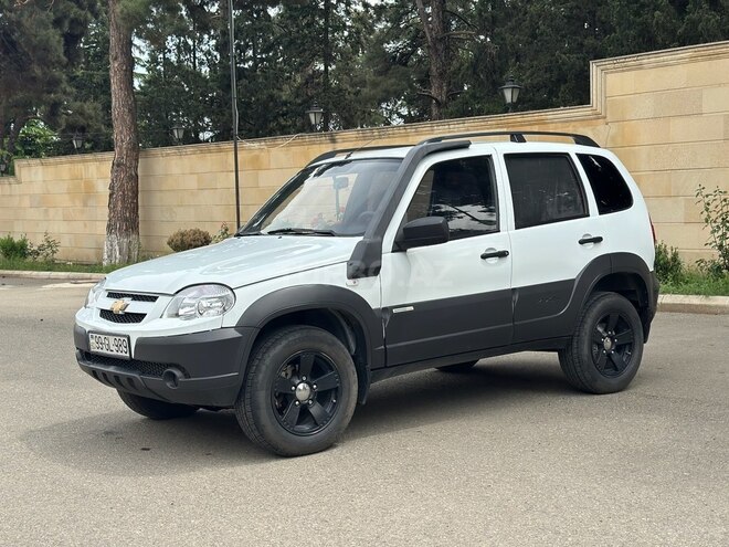 Chevrolet Niva 2013, 235,600 km - 1.7 л - Tovuz