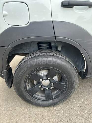 Chevrolet Niva 2013, 235,600 km - 1.7 л - Tovuz