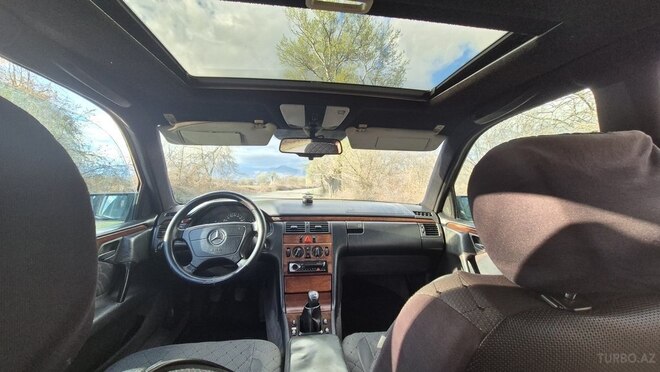Mercedes E 200 1996, 352,666 km - 2.0 l - Qəbələ