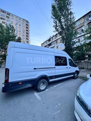Ford Transit-5