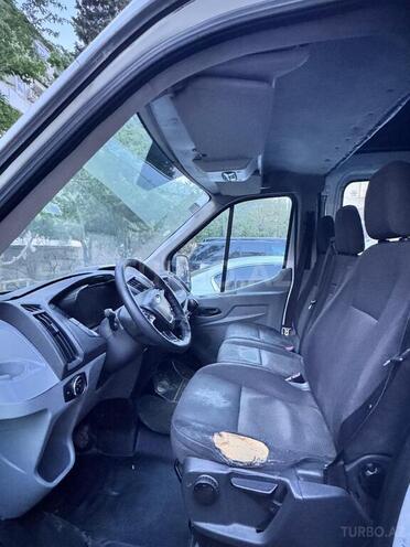 Ford Transit-7