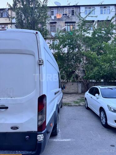 Ford Transit-4