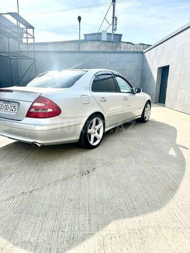 Mercedes E 240 2004, 318,000 km - 2.4 l - Bakı