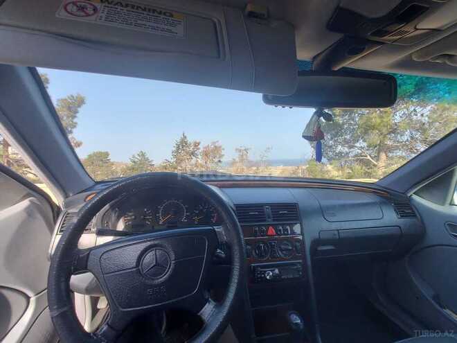 Mercedes C 230 1999, 300,000 km - 2.3 л - Bakı