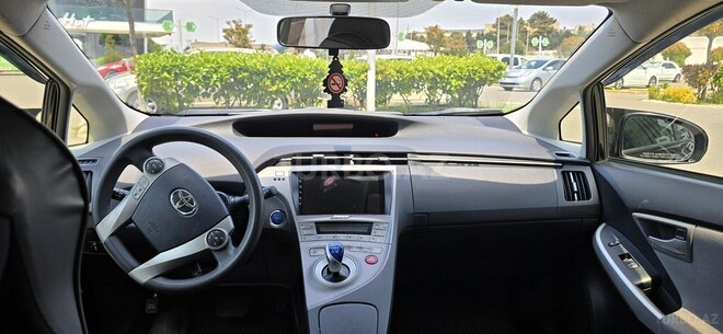Toyota Prius 2015, 146,000 km - 1.8 л - Bakı