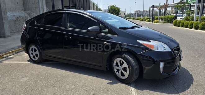 Toyota Prius 2015, 146,000 km - 1.8 л - Bakı