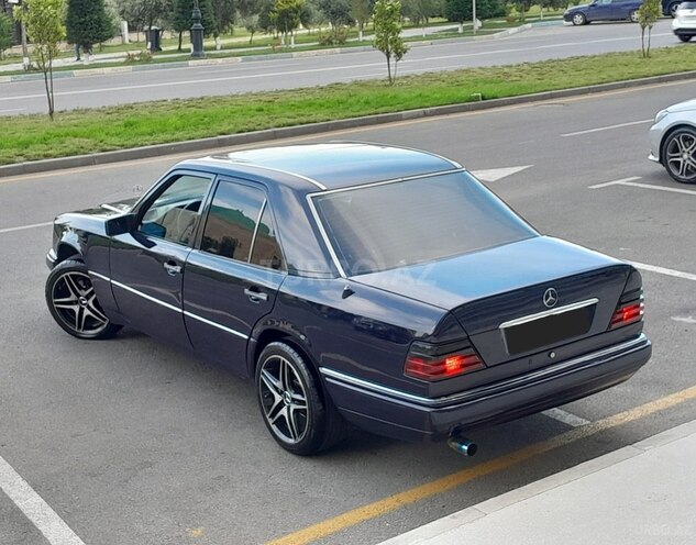 Mercedes E 220 1994, 327,842 km - 2.2 l - Sumqayıt