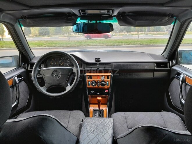 Mercedes E 220 1994, 327,842 km - 2.2 l - Sumqayıt