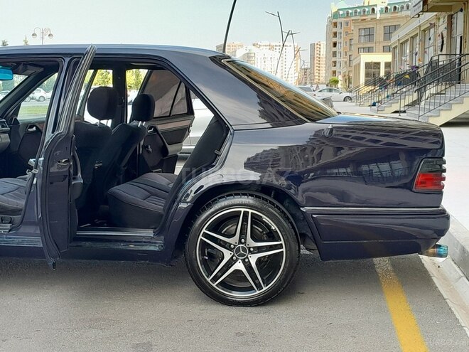 Mercedes E 220 1994, 327,842 km - 2.2 l - Sumqayıt