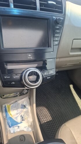 Toyota Prius V 2011, 206,000 km - 1.8 л - Sumqayıt