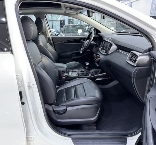 Kia Sorento-12