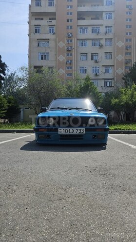 BMW 320-2