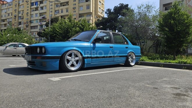 BMW 320-3