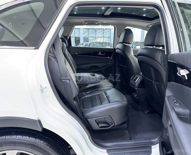 Kia Sorento-13