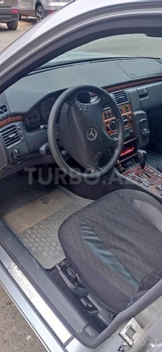 Mercedes E 270 2001, 430,000 km - 2.7 l - Bakı