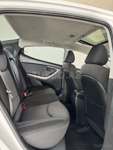 Hyundai Elantra 2015, 176,000 km - 1.6 л - Bakı