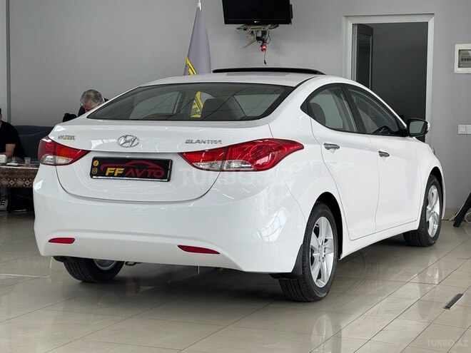 Hyundai Elantra 2015, 176,000 km - 1.6 л - Bakı