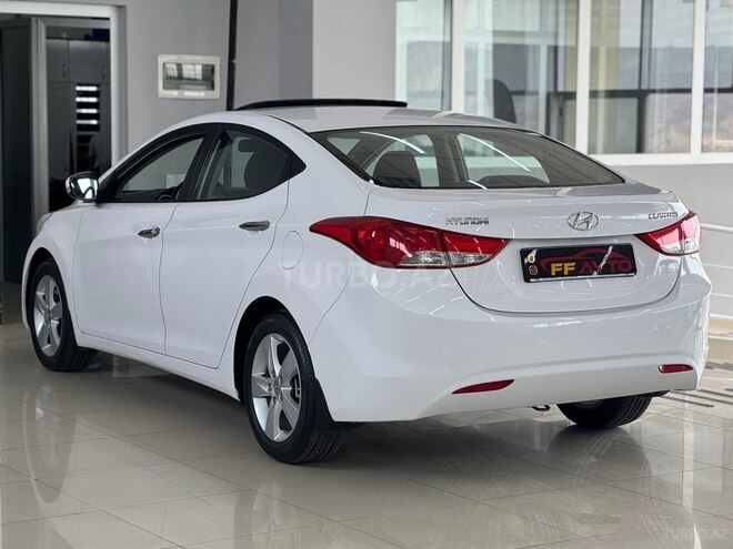 Hyundai Elantra 2015, 176,000 km - 1.6 л - Bakı