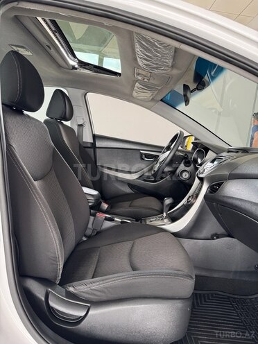 Hyundai Elantra 2015, 176,000 km - 1.6 л - Bakı