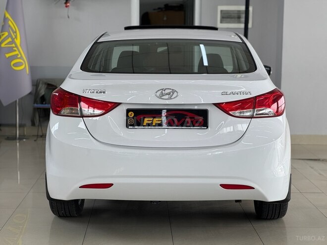 Hyundai Elantra 2015, 176,000 km - 1.6 л - Bakı