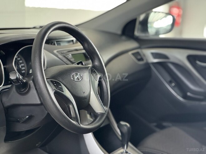 Hyundai Elantra 2015, 176,000 km - 1.6 л - Bakı