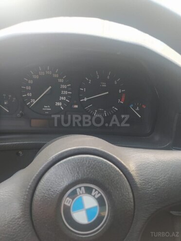 BMW 525 1991, 298,000 km - 2.5 l - Bakı
