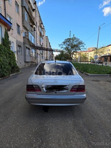 Mercedes E 220 d 2001, 570,000 km - 2.2 l - Goranboy