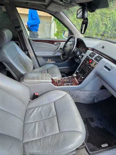 Mercedes E 220 d 2001, 570,000 km - 2.2 l - Goranboy