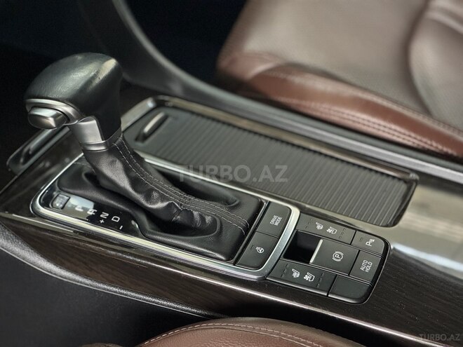 Kia K5-17