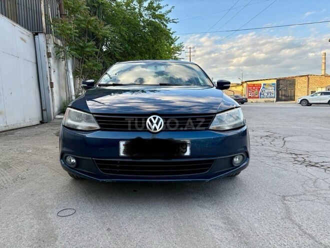 Volkswagen Jetta-1