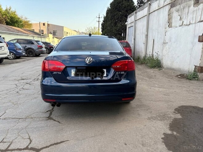 Volkswagen Jetta-2