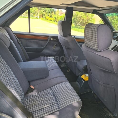 Mercedes E 250 1992, 462,000 km - 2.5 л - İmişli