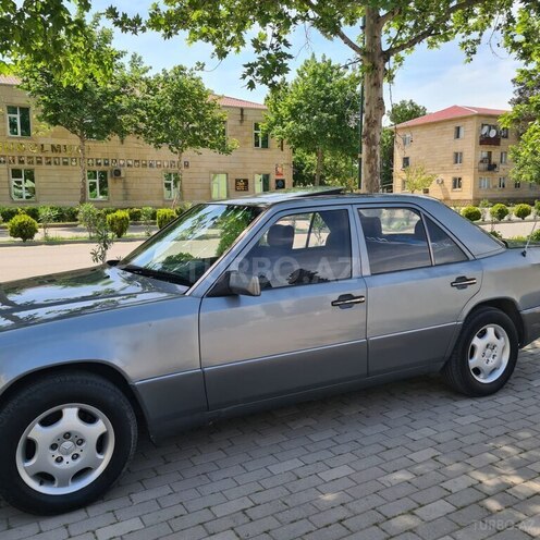 Mercedes E 250 1992, 462,000 km - 2.5 л - İmişli