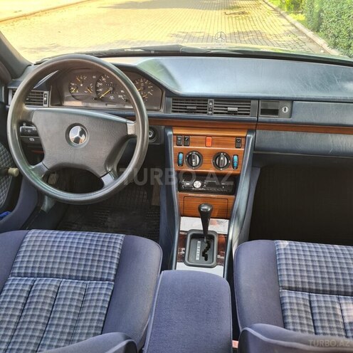 Mercedes E 250 1992, 462,000 km - 2.5 л - İmişli