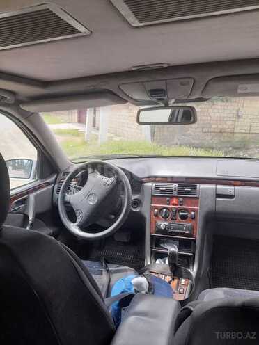 Mercedes E 220 d 2002, 472,300 km - 2.2 л - Hacıqabul