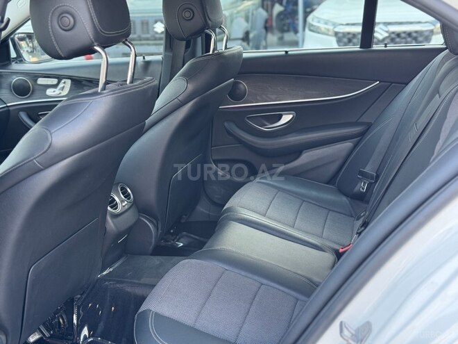 Mercedes E 300-10