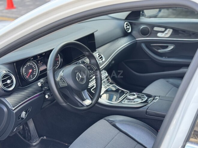 Mercedes E 300-8