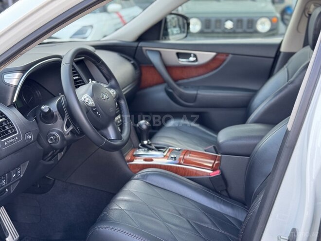 Infiniti FX37-9