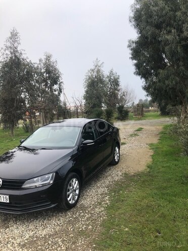 Volkswagen Jetta-4